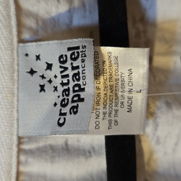 Kentucky Wildcats Creative Apparel White & Blue Distressed Graphic V-Neck Tee - Picture 3 of 3